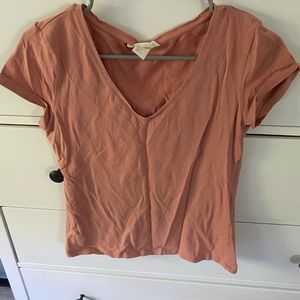 H&M short sleeve v-neck shirt